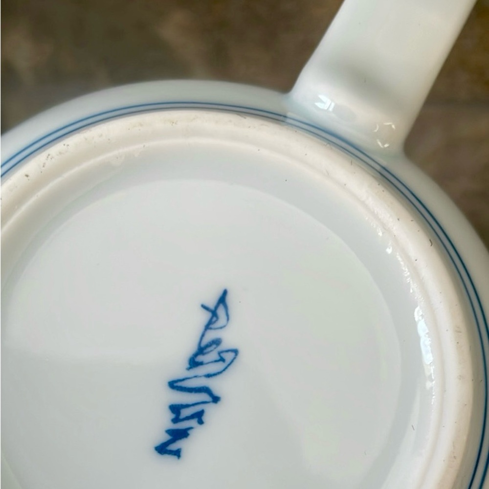 ❤️Vintage ARTIST SIGNED HANDPAINTED Blue White Floral ASIAN porcelain Teapot Set - Picture 7 of 9